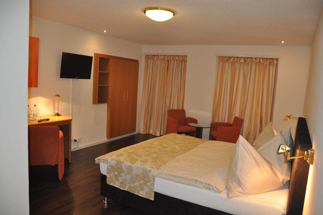 Hotel Loewen Mellingen Rom bilde