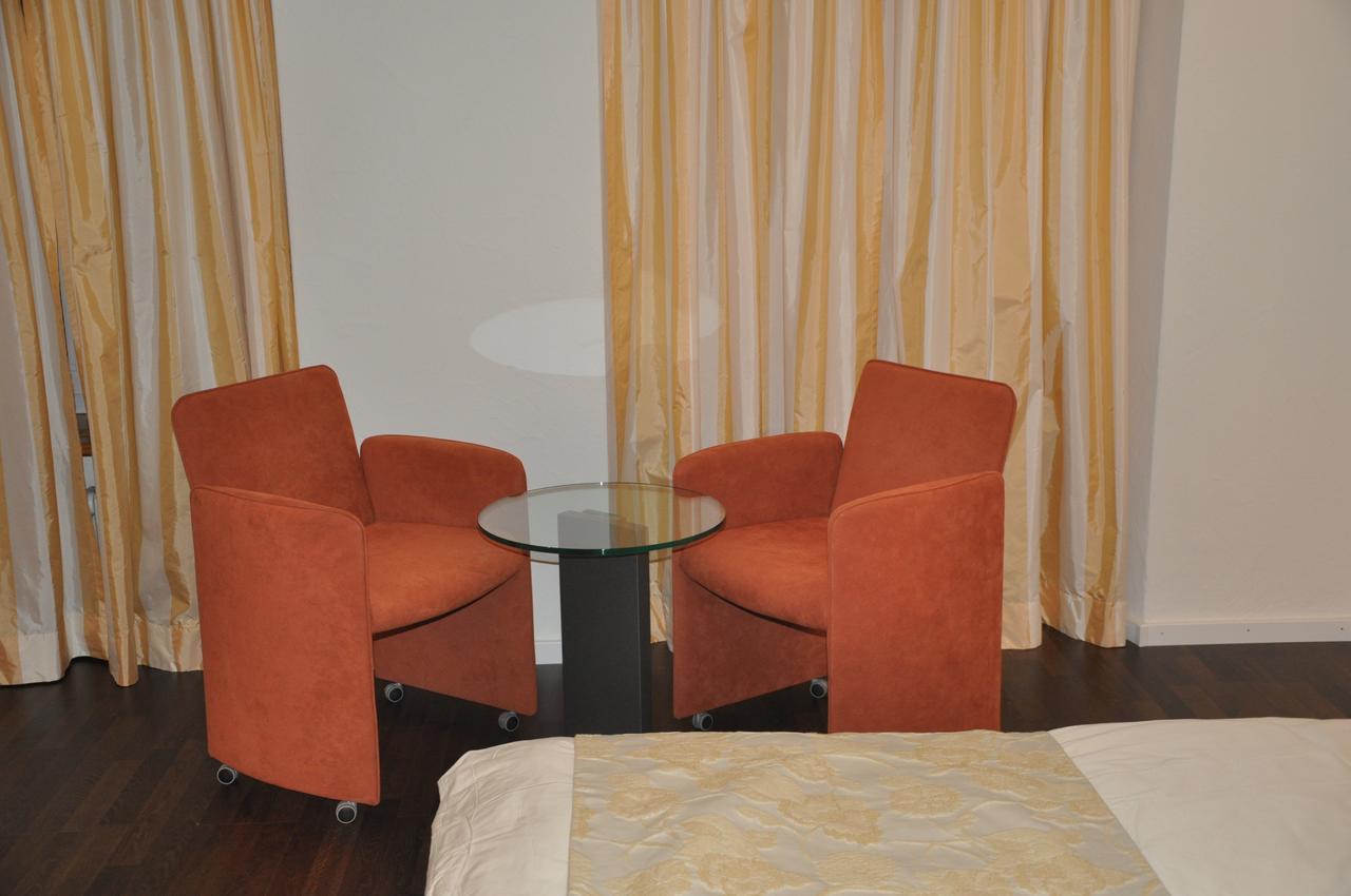 Hotel Loewen Mellingen Rom bilde